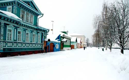 Вид улицы Набережная Революции.